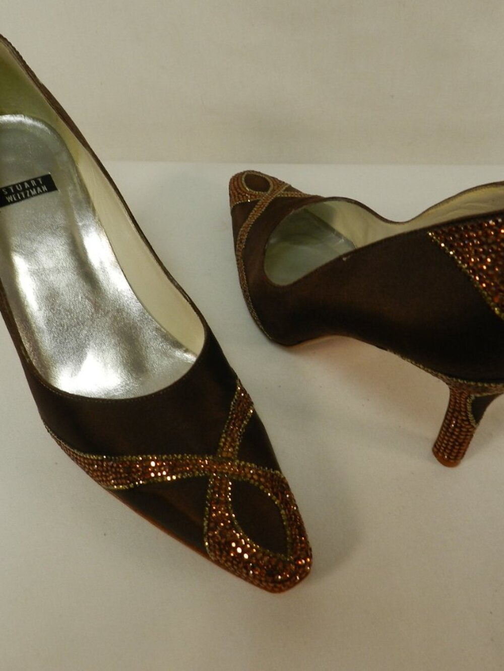 Stuart Weitzman Jeweled Satin pumps heels Vintage brown bronze Leather Size 7.5